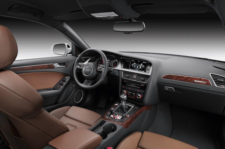 Торпедо Audi A4 2.0 TDI Quattro Avant (B8, 8K) 2012 года  (фото 5 из 19)
